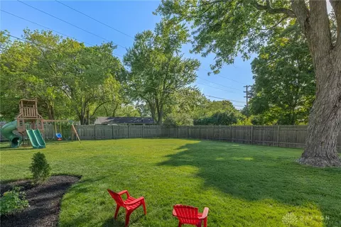 Exterior - 152 Blackstone Dr, Centerville, OH 45459 photo 9 of 9