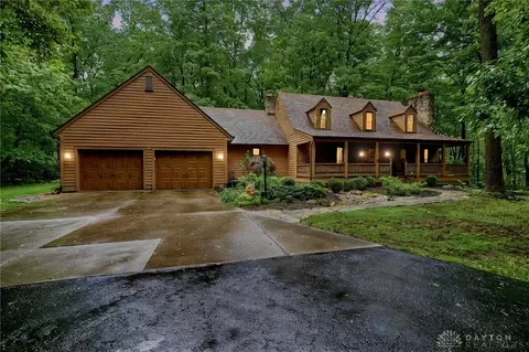 575 Hornwood Dr, Springfield, OH 45504
