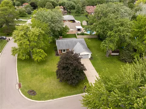 8841 Shadycreek Dr, Washington Township, OH 45458