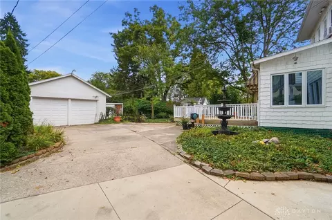 Exterior - 1824 Crescent Dr, Springfield, OH 45504 photo 14 of 21