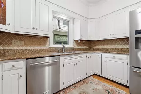Kitchen - 1824 Crescent Dr, Springfield, OH 45504 photo 3 of 5
