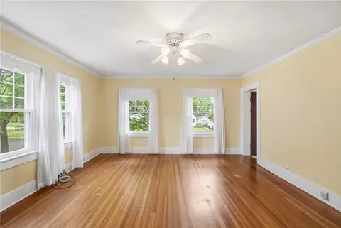Living - 1824 Crescent Dr, Springfield, OH 45504 photo 12 of 15