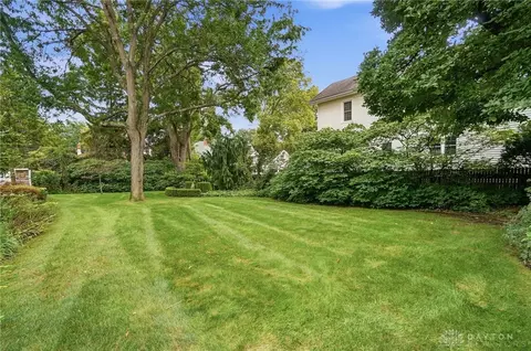Exterior - 1824 Crescent Dr, Springfield, OH 45504 photo 19 of 21
