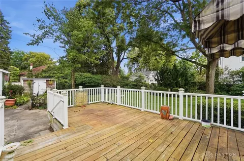 Exterior - 1824 Crescent Dr, Springfield, OH 45504 photo 11 of 21