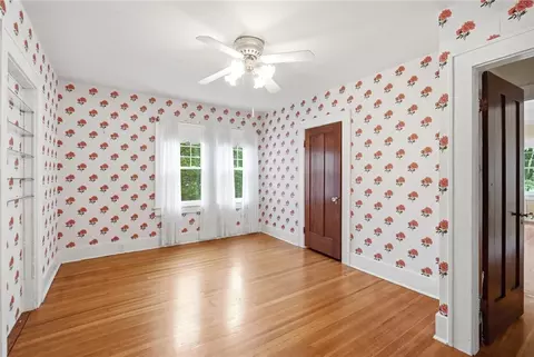 Bedroom - 1824 Crescent Dr, Springfield, OH 45504 photo 3 of 8