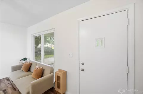 Entry Way - 1923 Portage Path, Springfield, OH 45506 photo 2 of 4