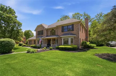 Exterior - 2178 Baldwin Dr, Centerville, OH 45459 photo 5 of 19