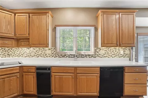 Kitchen - 2178 Baldwin Dr, Centerville, OH 45459 photo 3 of 8