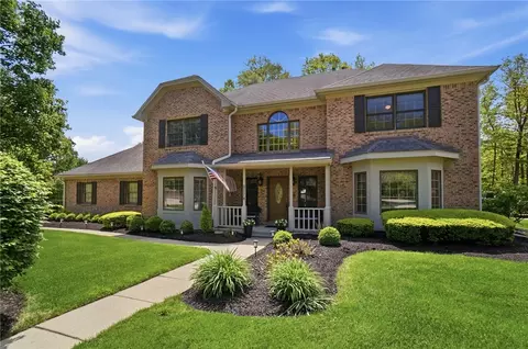 Exterior - 2178 Baldwin Dr, Centerville, OH 45459 photo 2 of 19