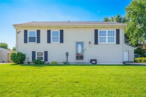 963 Weinland Dr, Park Layne, OH 45344