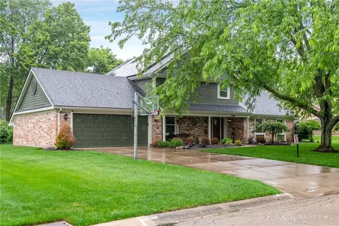 233 Bramblebush Trl, Dayton, OH 45440