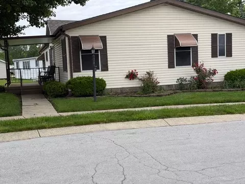 137 S Point Dr, Fairborn, OH 45324