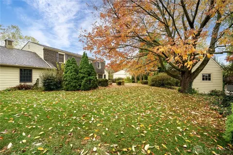 Exterior - 811 W Spring Valley Pike, Centerville, OH 45458 photo 4 of 8