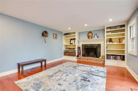 Living - 811 W Spring Valley Pike, Centerville, OH 45458 photo 2 of 4
