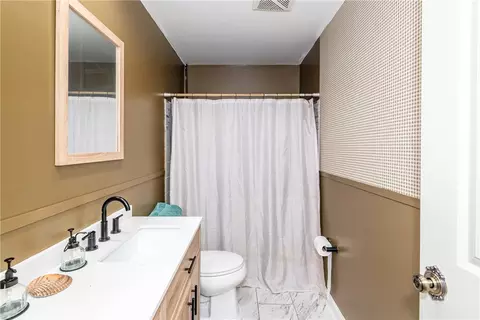 Bath - 155 Glenburn Dr, Centerville, OH 45459 photo 6 of 6