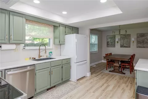 Kitchen - 155 Glenburn Dr, Centerville, OH 45459 photo 3 of 4