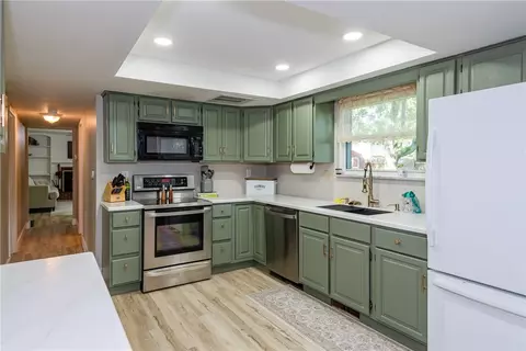 Kitchen - 155 Glenburn Dr, Centerville, OH 45459 photo 1 of 4
