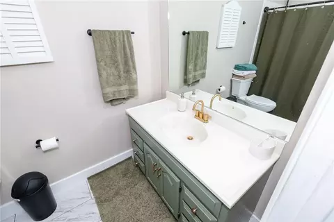 Bath - 155 Glenburn Dr, Centerville, OH 45459 photo 4 of 6