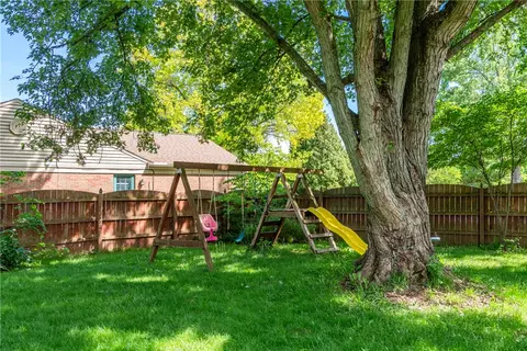 Exterior - 155 Glenburn Dr, Centerville, OH 45459 photo 6 of 7