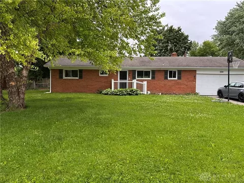 1069 Whitestone Rd, Xenia, OH 45385