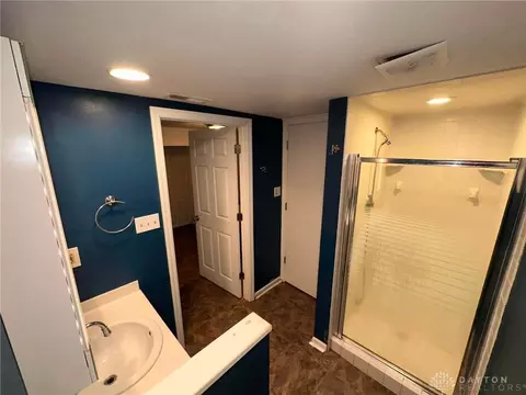 Bath - 812 Buckingham Rd, Kettering, OH 45419 photo 4 of 5