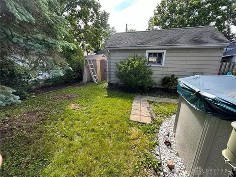Exterior - 812 Buckingham Rd, Kettering, OH 45419 photo 4 of 7