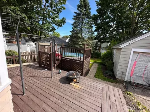 Exterior - 812 Buckingham Rd, Kettering, OH 45419 photo 6 of 7