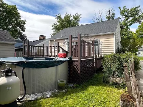 Exterior - 812 Buckingham Rd, Kettering, OH 45419 photo 7 of 7