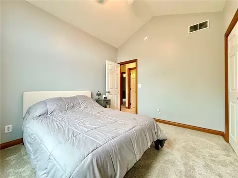 Bedroom - 5831 Ridgewood Rd, Springfield, OH 45502 photo 3 of 7