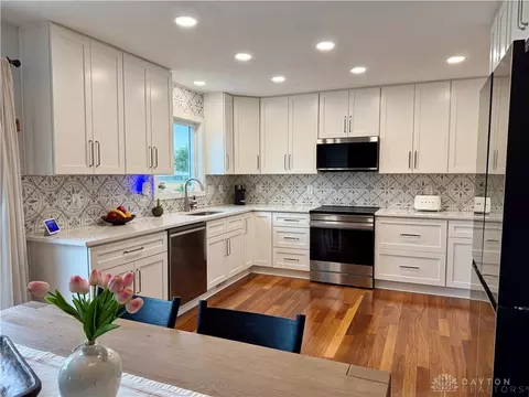 Kitchen - 5831 Ridgewood Rd, Springfield, OH 45502 photo 2 of 8
