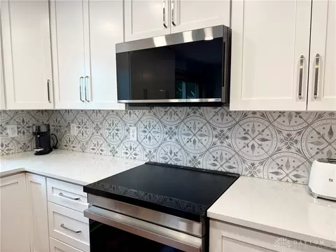 Kitchen - 5831 Ridgewood Rd, Springfield, OH 45502 photo 7 of 8
