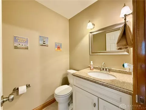 Bath - 5831 Ridgewood Rd, Springfield, OH 45502 photo 2 of 13