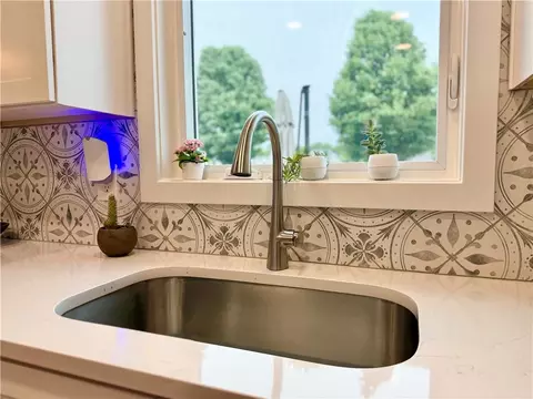 Kitchen - 5831 Ridgewood Rd, Springfield, OH 45502 photo 5 of 8