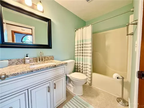 Bath - 5831 Ridgewood Rd, Springfield, OH 45502 photo 4 of 13