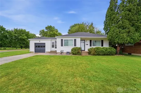 607 W Lake Ave, New Carlisle, OH 45344