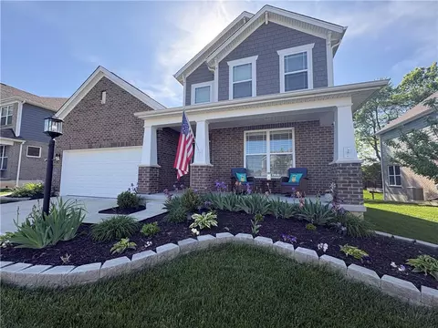 681 Newton Dr, Beavercreek, OH 45434