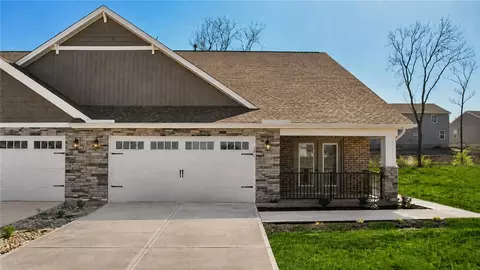 5019 Waterford Ln, Middletown, OH 45042