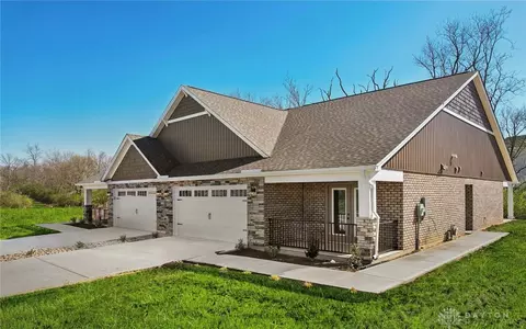 5019 Waterford Ln, Middletown, OH 45042