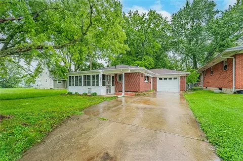 260 Indiana Ave, Springfield, OH 45505