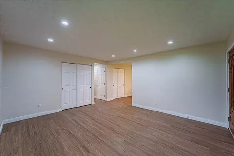 Living - 260 Indiana Ave, Springfield, OH 45505 photo 3 of 3