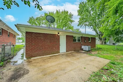 Exterior - 260 Indiana Ave, Springfield, OH 45505 photo 5 of 8