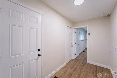 Entry Way - 260 Indiana Ave, Springfield, OH 45505 photo 2 of 3