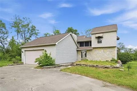 Exterior - 4852 Eck Rd, Middletown, OH 45042 photo 2 of 19