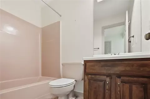 Bath - 4852 Eck Rd, Middletown, OH 45042 photo 8 of 13
