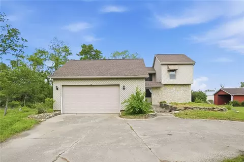Exterior - 4852 Eck Rd, Middletown, OH 45042 photo 3 of 19