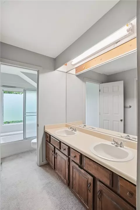 Bath - 4852 Eck Rd, Middletown, OH 45042 photo 5 of 13