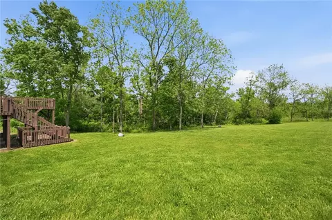 Exterior - 4852 Eck Rd, Middletown, OH 45042 photo 8 of 19
