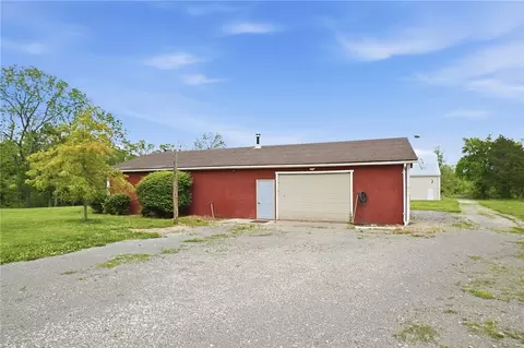 Exterior - 4852 Eck Rd, Middletown, OH 45042 photo 17 of 19