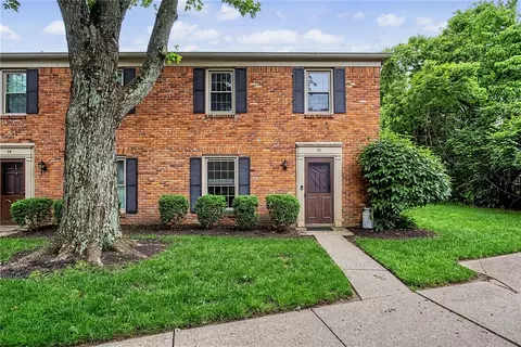76 Cranston Ct, Centerville, OH 45458