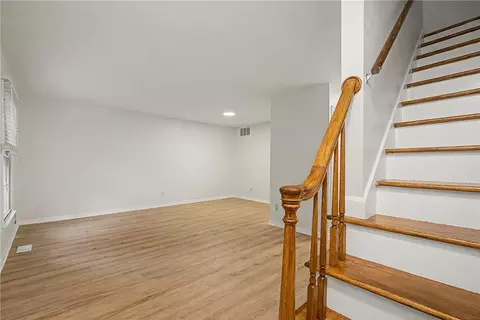 Living - 76 Cranston Ct, Centerville, OH 45458 photo 1 of 5